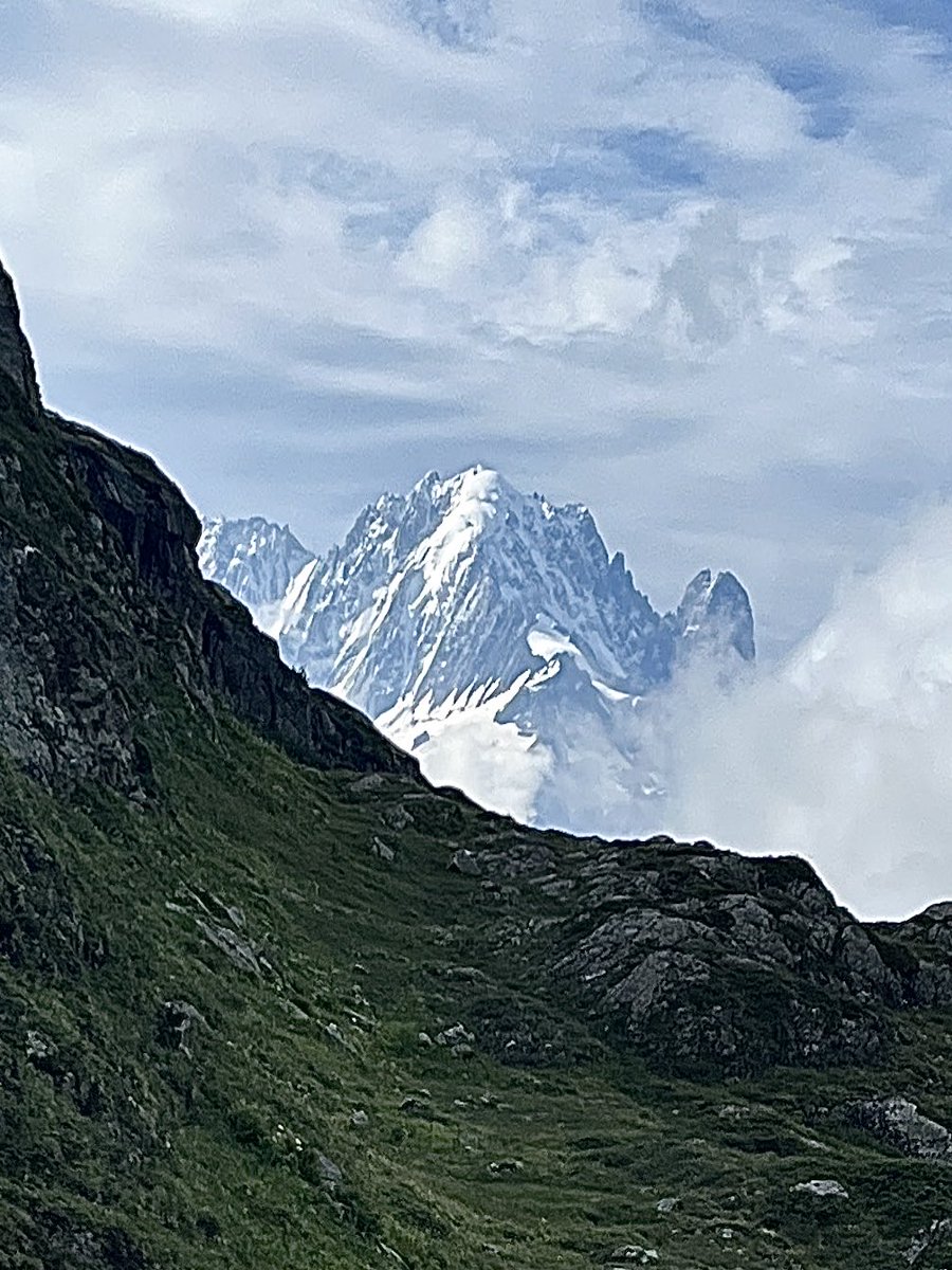 guidemark's tweet image. The mighty Aiguille Verte seen from Bel Oiseau Finhaut