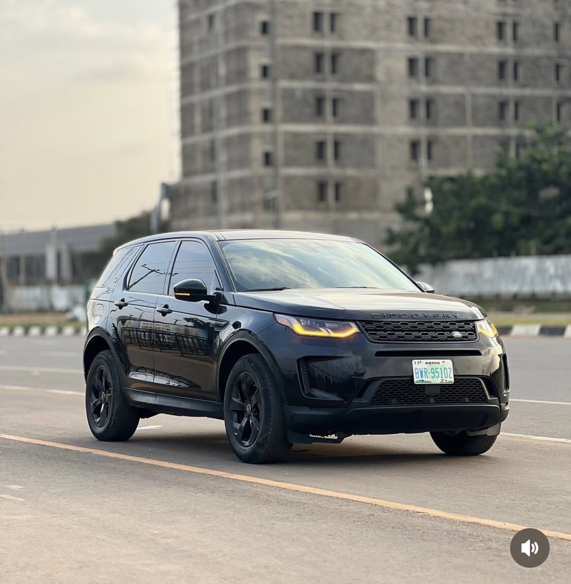 Automall_ng's tweet image. Land Rover Discovery 2022 model
Price:29m
Location: Abuja
@abujastreets
Retweet pls馃檹