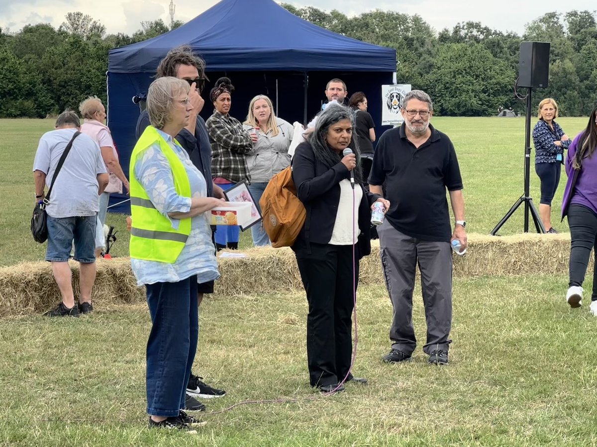 RupaHuq's tweet image. Great afternoon at Wormwood Scrubs annual dog show in conjunction with @themayhew charity. Lots of worthy winners

An honour to draw the raffle and be a judge alongside Cllr Wesley Harcourt

Top catering from Punkey Cooks and well done Friends of Wormwood Scrubs for organising