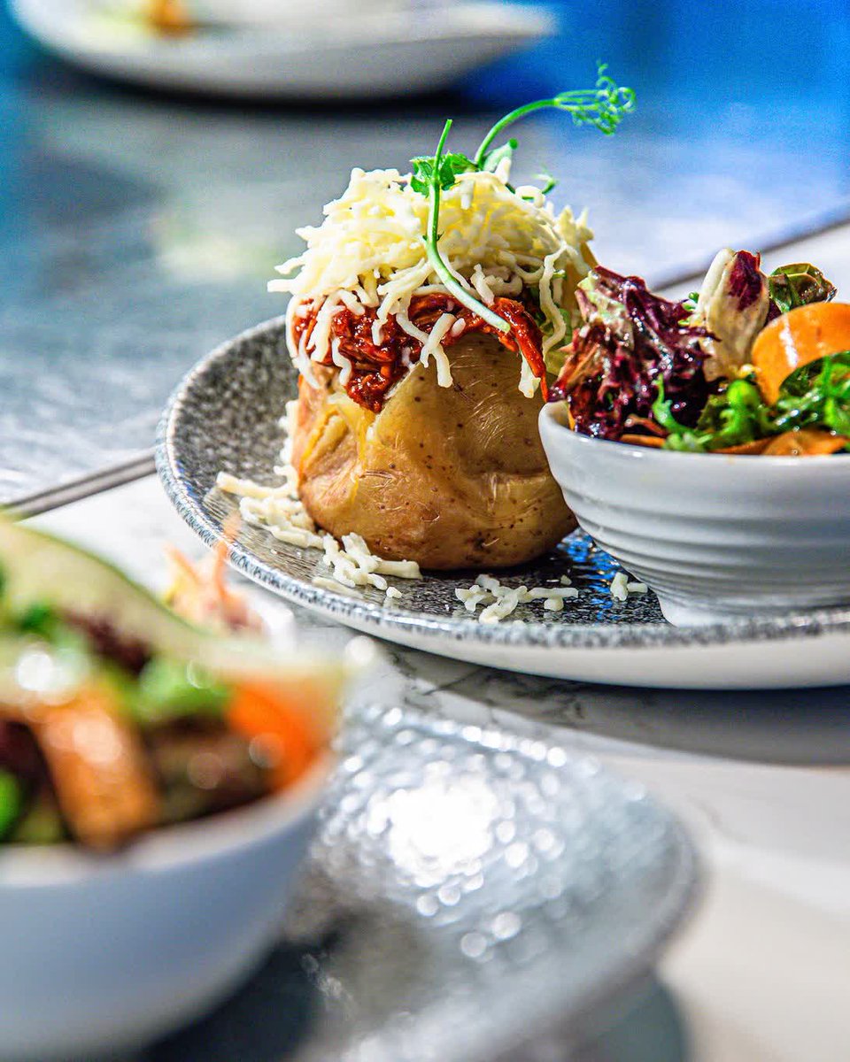 ExperienceOx's tweet image. Join Hilton Garden Inn Abingdon every Tuesday, Wednesday, and Thursday for Tatoe & Toppings β your favourite jacket potato loaded with a variety of mouth-watering toppings. ππ₯
#ExperienceOx #AbingdonOnThames #Oxfordshire #OxfordshireHotels