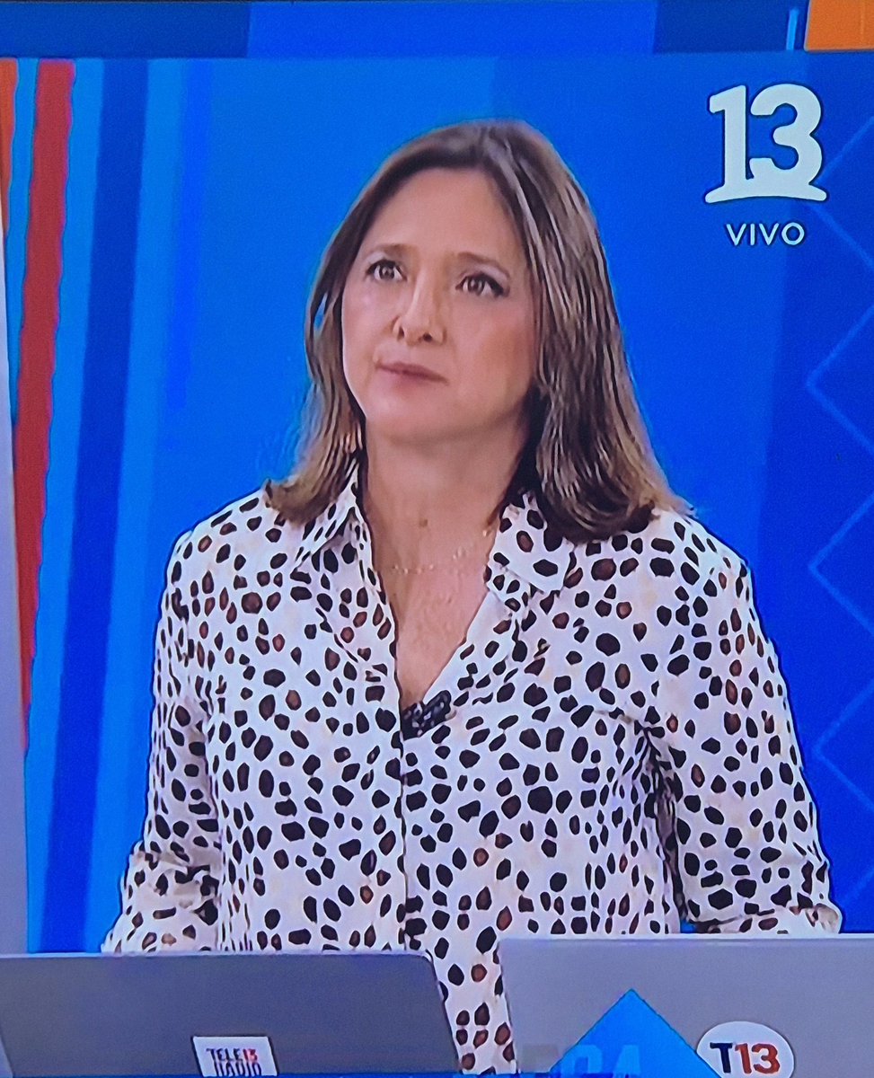 Loco, la cara impresionante de Mónica Pérez, no le resulta ninguna de sus cizañas en la entrevista con Bárbara Figueroa.

Que impresionante tener de entrevistadora de #MesaCentral a alguien tan sesgada.

Muy bien <a href="/Barbara_Figue/">Barbara Figueroa S.</a>!