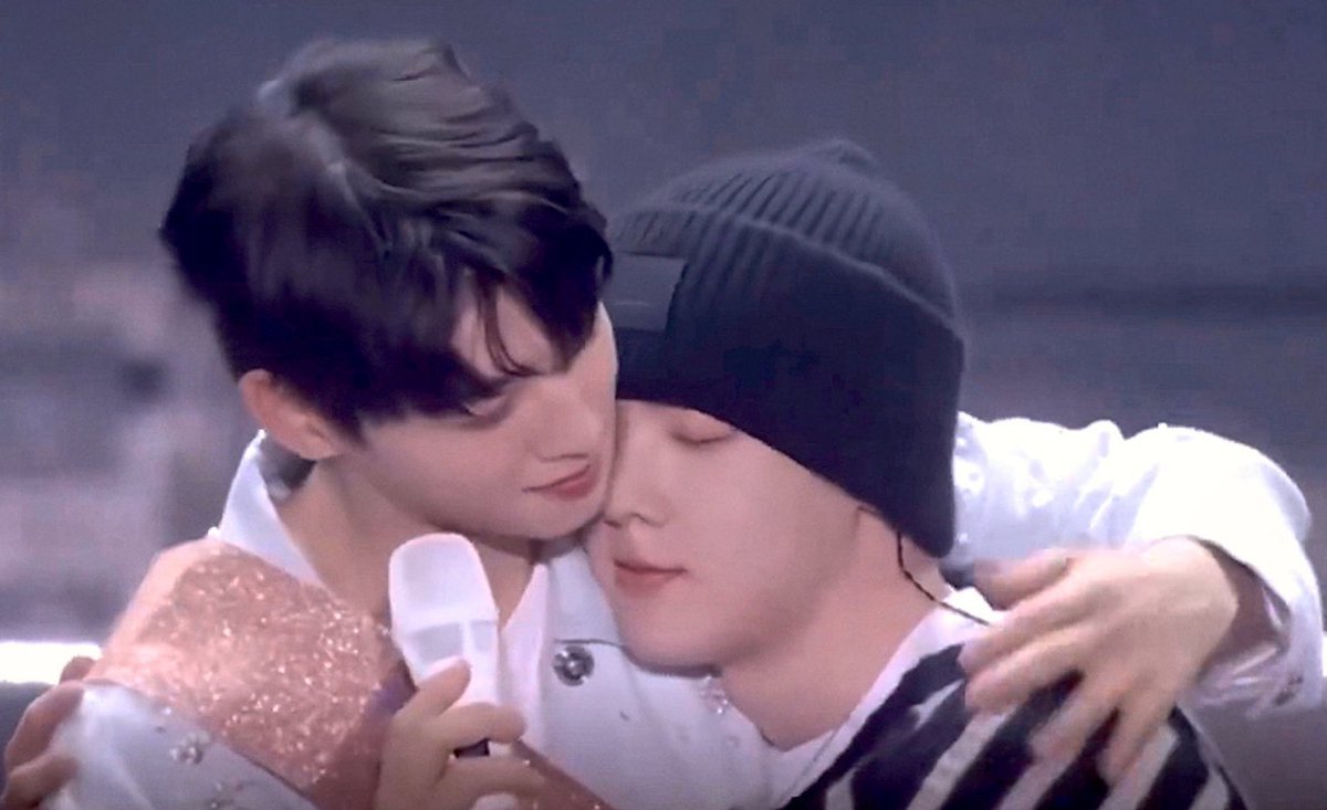 sanhapics's tweet photo. sanha: “ eunwoo he came to me first and took care of me, from then on” thank you for being by his side always, stay healthy dongmin !!🩵  don’t worry about us... we will wait for you. serve your country well and come back to us safely
#윤산하 #차은우 https://t.co/b5iTWuLgMO