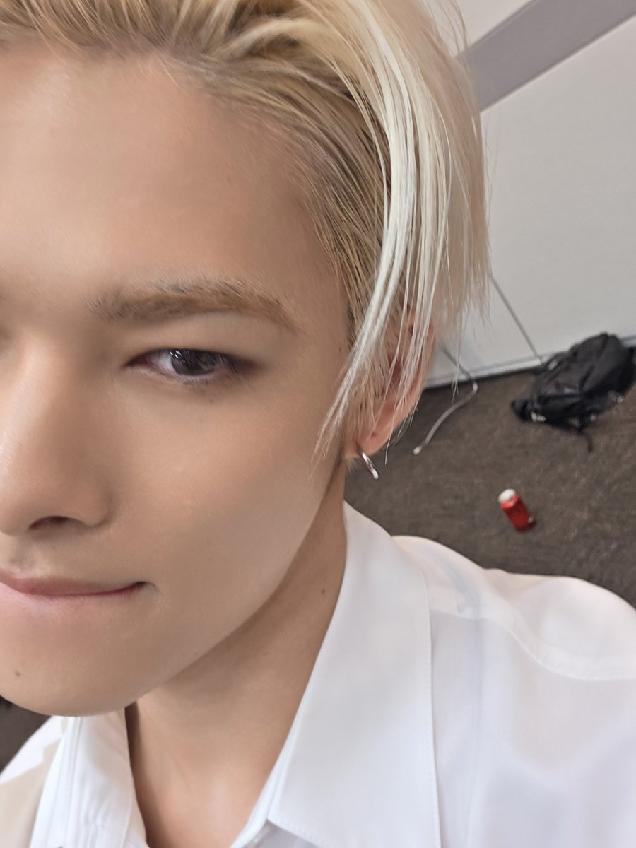 zzznikii's tweet image. 입술 깨문 거 너무 귀여워서 기절할 거 같ㅇㅐ… ㅠㅠ