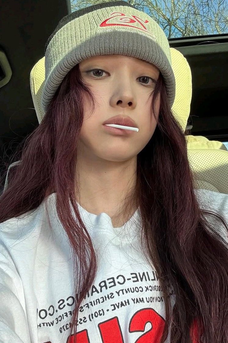 uchinagaey's tweet image. this angle.... send help...
