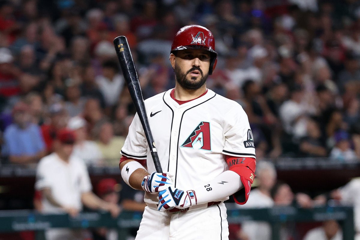 SleeperPhillies's tweet image. The Phillies are willing to do whatever it takes to acquire DBacks 3B Eugenio Suarez per @hgomez27
Says the Mariners remain in intense talks and mentioned the Cubs in the same sentence with the Phillies willing to do whatever it takes.
It was also mentioned by Bleacher Report…