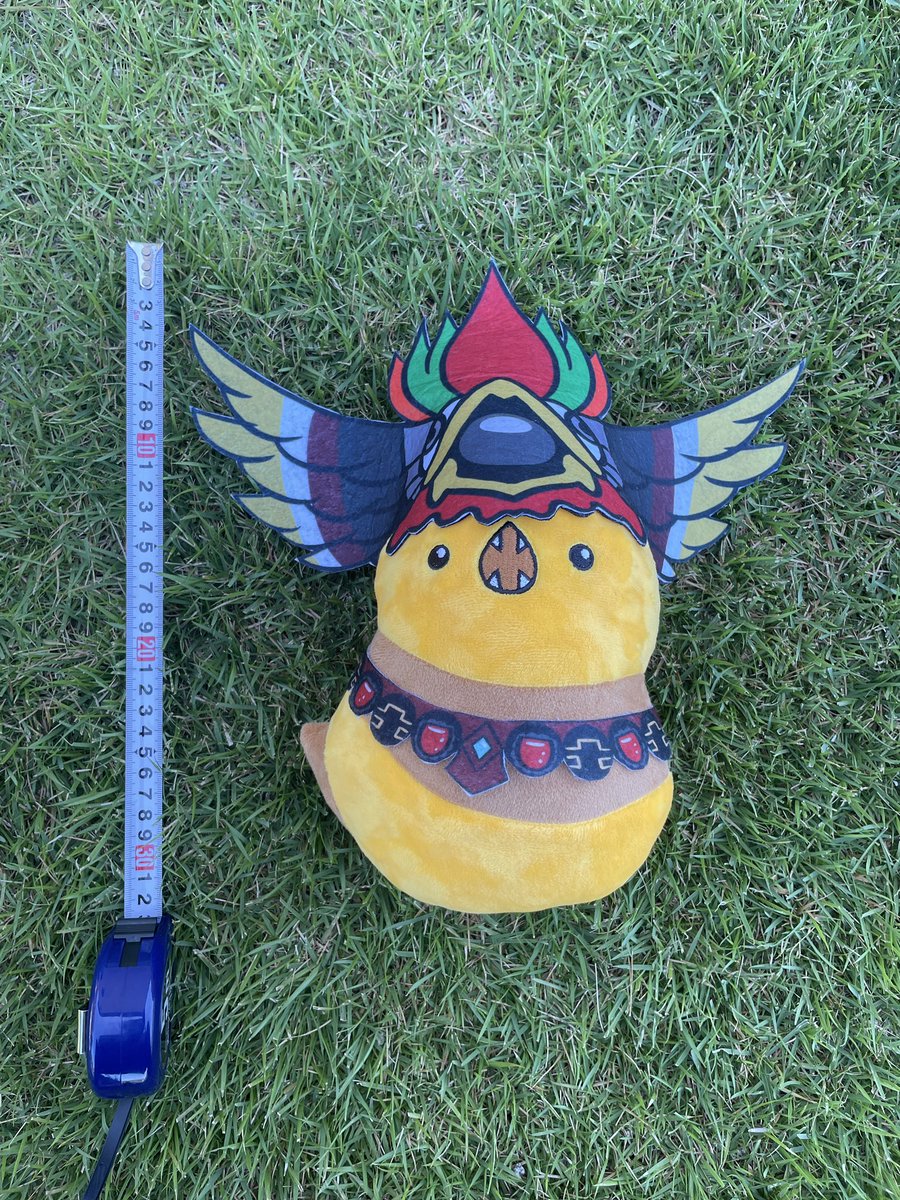 finalfantasyma2's tweet image. I always struggle with describing size of my Plushies. Turali Serpent is 30cms which is around 12 inches but if you struggle with imagining size ratios I guess that would be the same size as a 2 liter coke? Maybe I should take pics of this next to something everyone knows.🤔…