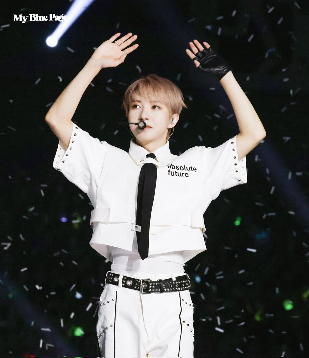 MyBluePage's tweet image. 빠빠

250727 가요대전
#런쥔 #RENJUN