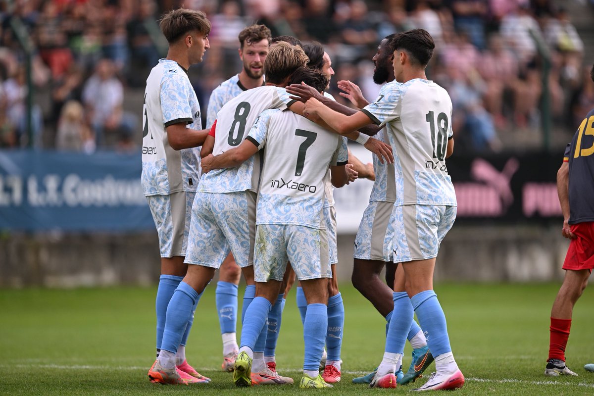 Dopo 45 minuti siamo avanti con il gol di DiFra 🩷🖤