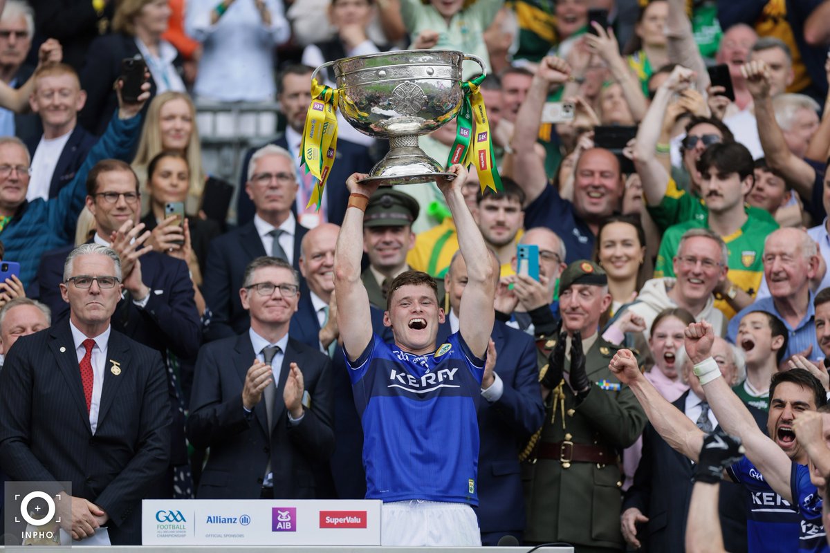 Inphosports's tweet image. The Kingdom Of Kerry are crowned All Ireland Champions!!!! 🟢🟡
(📸 - @LaszloGeczo )