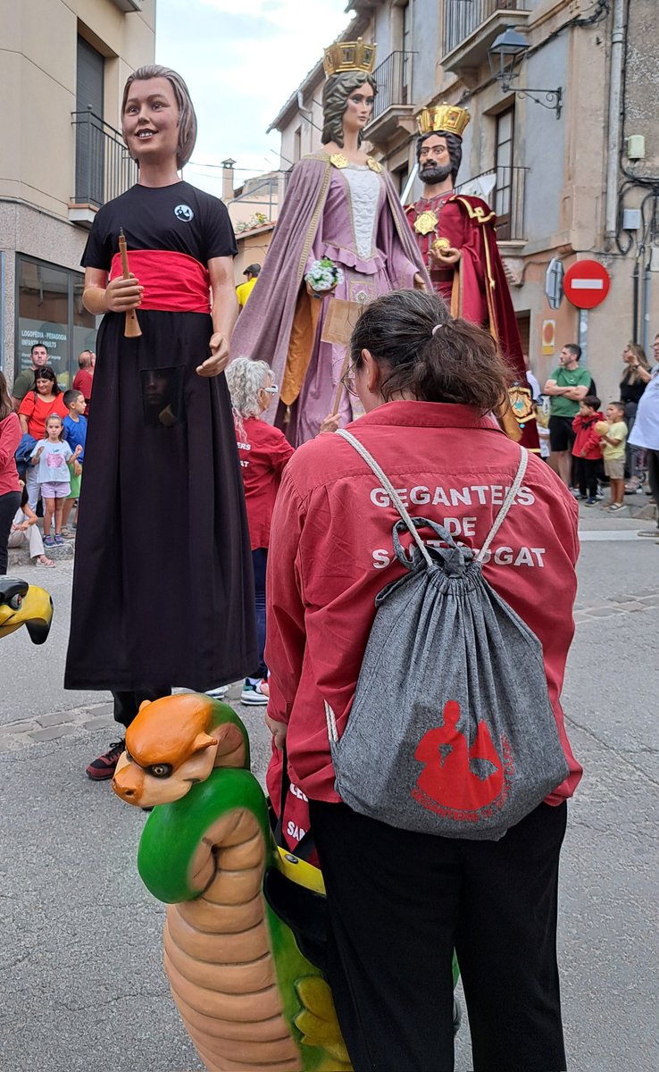 Trobada de gegants a #Moià #juliol <a href="/MoiaGegant/">Geganters de Moià</a>