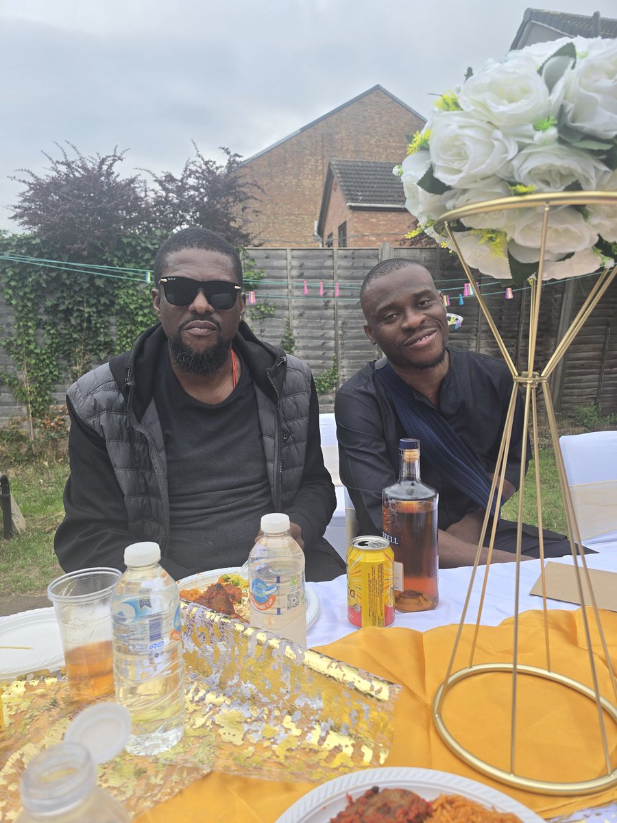 nochie_a's tweet image. My leader came through for our small birthday hangout

@DemolaRewaju