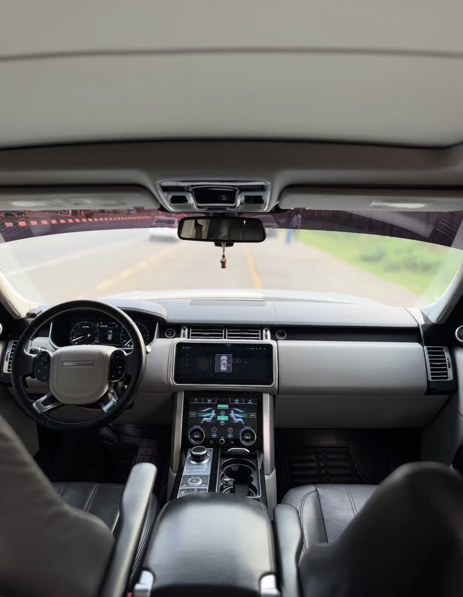 Automall_ng's tweet image. 2014 Range Rover Evoque
Price:40m
Duty: paid
Location: Abuja
#BigBrotherNaija
@__yellows @abujastreets
Retweet pls馃檹