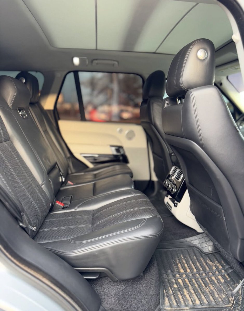 Automall_ng's tweet image. 2014 Range Rover Evoque
Price:40m
Duty: paid
Location: Abuja
#BigBrotherNaija
@__yellows @abujastreets
Retweet pls馃檹