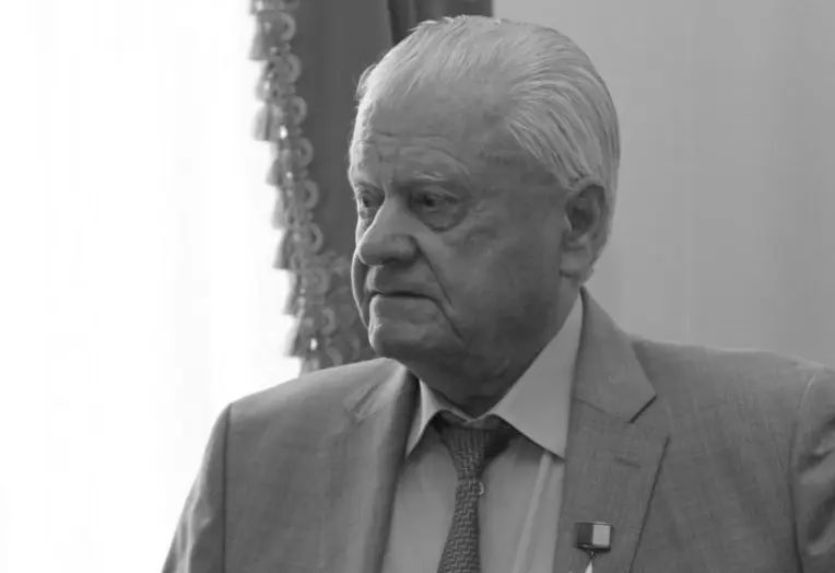 InfoResist's tweet image. Помер відомий аграрій, який за життя збудував собі мавзолей за $3 млн inforesist.org/ua/pomer-vidom…