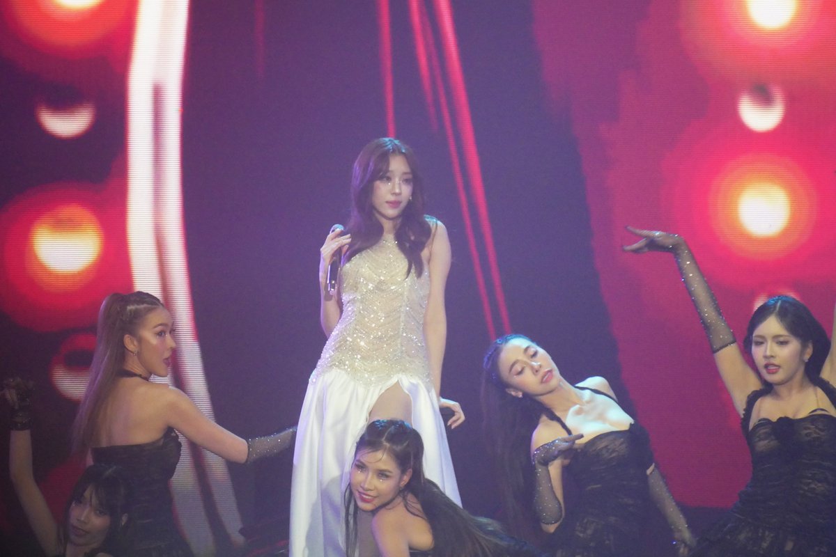 NattapachPoung's tweet image. 🥰😍
#KaewNatruja 
#GlowupGlamup