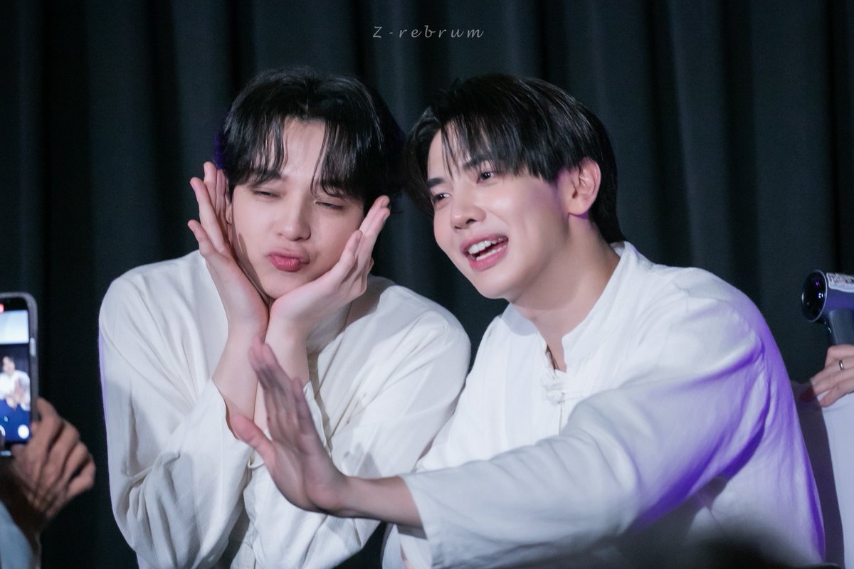 _zrebrum_'s tweet image. ชอตนี้ยัยบาสน่ารักมากกกกก 🥹🥹🥹 แอคท่ารอระหว่างพี่พูด
#maxky_rp #bbasjtr
#บาสเด็กอ้วนที่แท้จริง
#แม็กกี้บาส #MaxkyBas
#maxkybyZ #bbasbyZ