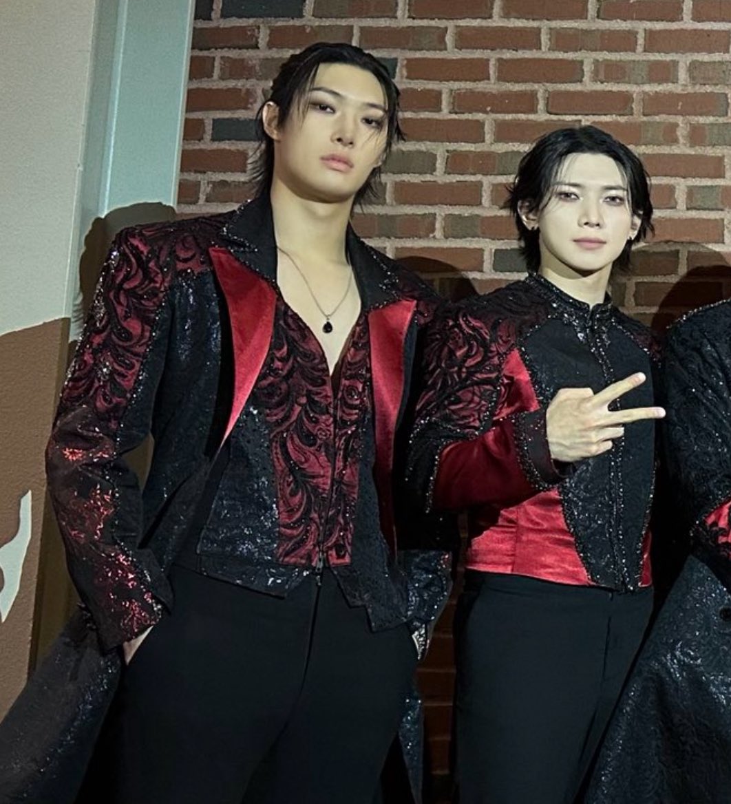 whimsyeo's tweet image. i need to see mng’s body completely covering ysng when hes fucking him pleasepleaseplease