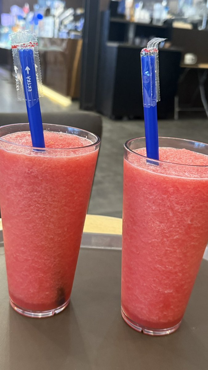 b1ack_tee's tweet image. 이디야 수박주스 존맛입니다.