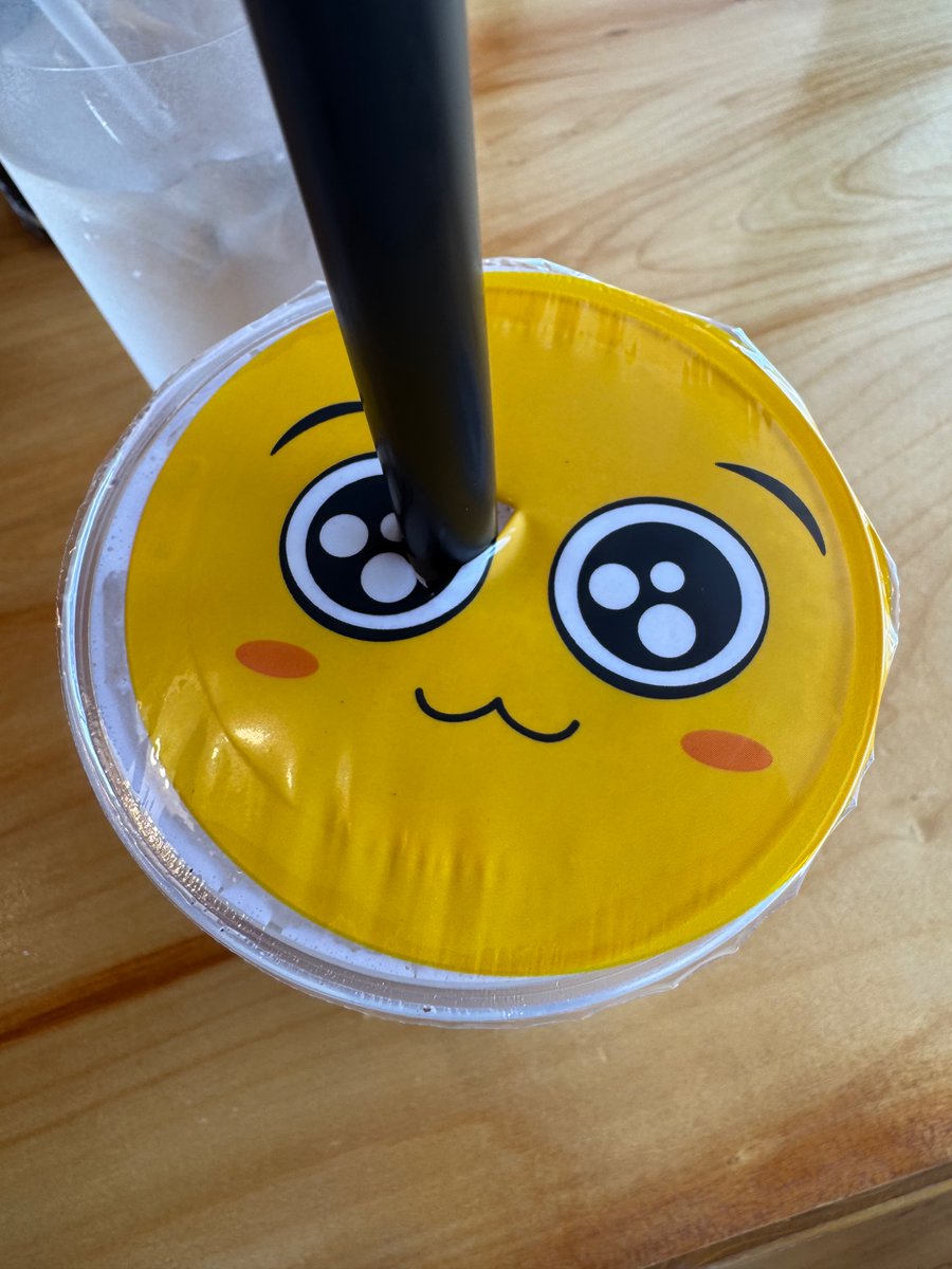 mirromori's tweet image. good afternoon oomfs!!!! lobotomizing my boba