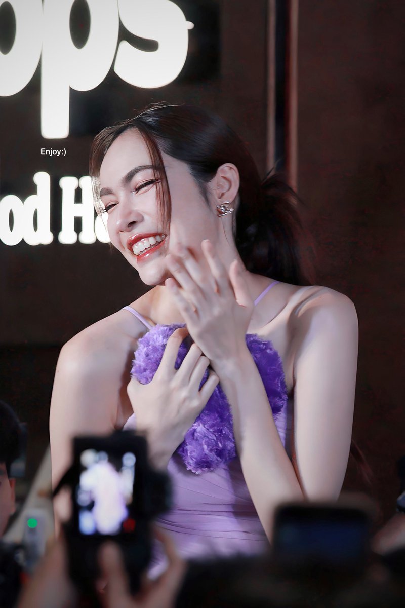 enjoy______joy's tweet image. ตอนดูผู้โชคดีเต้นเวฟส่ายเอว 😂😆

#ชาล็อตออสติน
#CharlotteAustin
@itscharlotty
