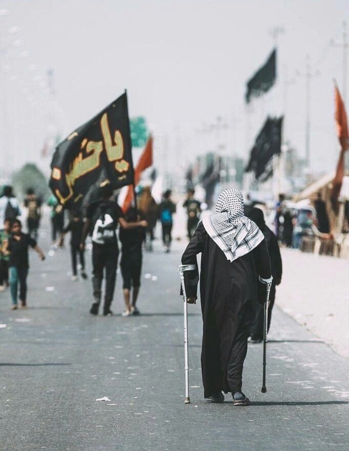وقتی #حب_الحسین_یجمعنا در دل‌ ها شعله‌ ور باشه
نه مرزها می‌تونن ما رو از هم جدا کنند، نه زمان و مکان
سدِ راهِ پیمانِ بی‌صدای ما می‌شن؛
این عشقِ حسینه که قلب‌های پراکنده رو در یک مسیرِ واحد
جمع می‌کنه و در هر گامِ پیاده‌روی راز بقایِ
مقاومت رو نجوا می‌کنه (:
 #قله_وحدت