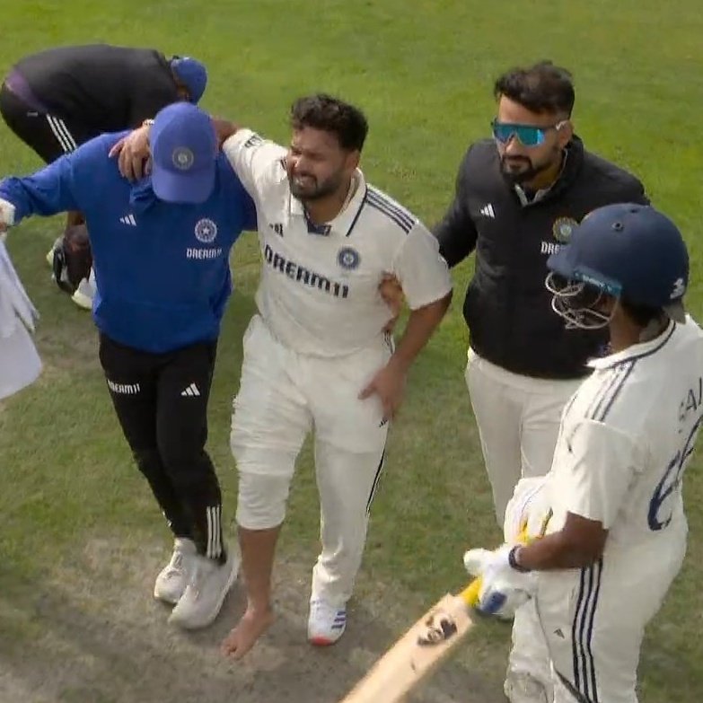 flamboypant's tweet image. Yeah many have played with injuries in the past
Many have played with a broken bone
But No one else would have said, "Team might need me in the second innings too" and refused plaster for 4 days like he did
For me this kind of dedication from Rishabh Pant will forever remain…