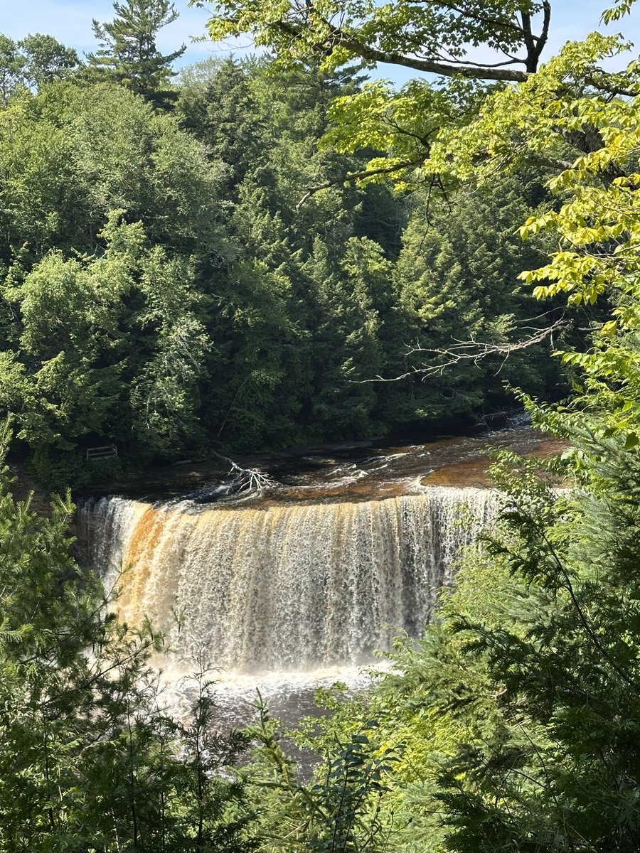 michimama75's tweet image. With all due respect to TLC, I chased waterfalls today