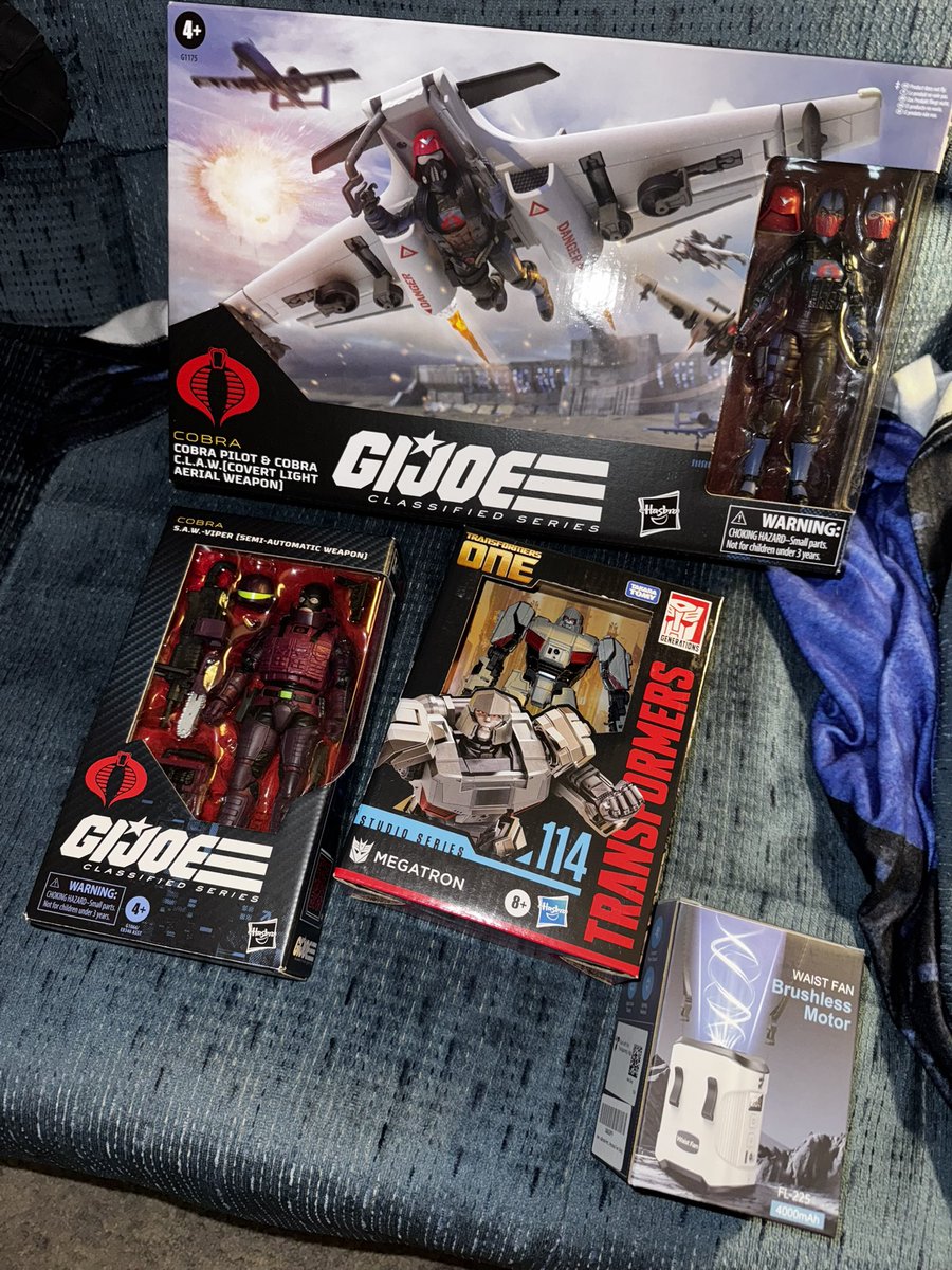 LivingRangerKey's tweet image. Nice haul today
