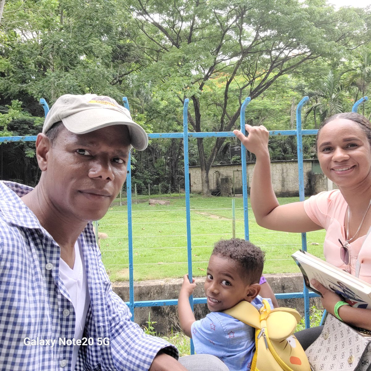 Felicitaciones para todos los Padres en este día especial.