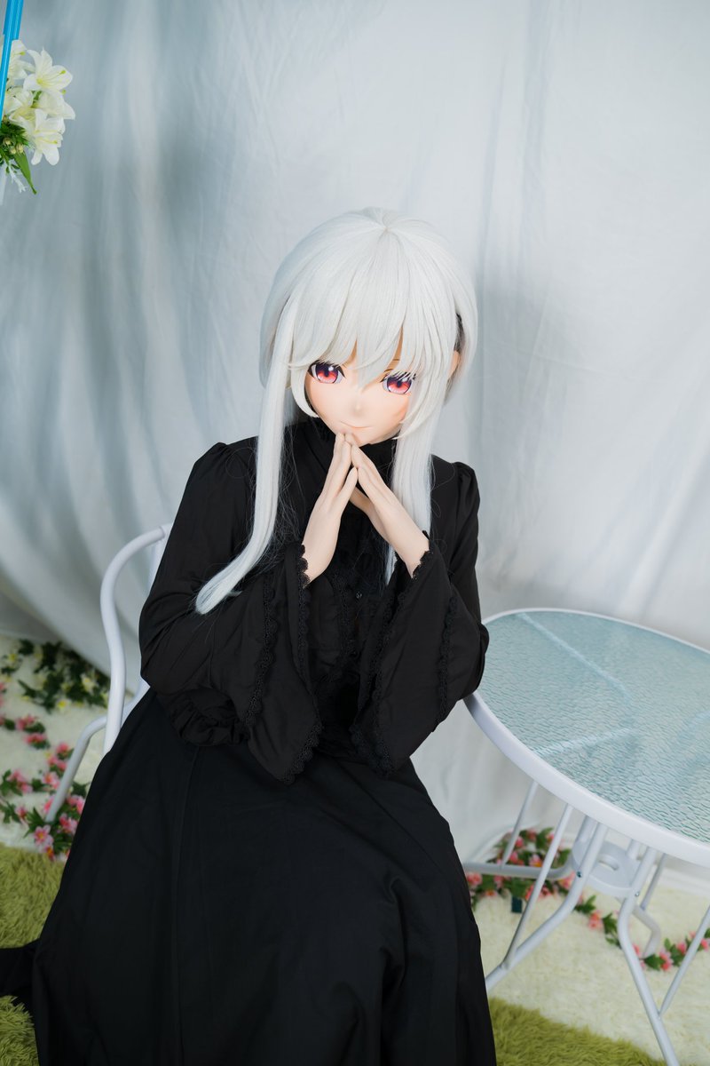 我终于有第一个自己的头啦！
感谢头壳店家的制作<a href="/HyKigurumi/">幻荧工坊</a>
店长<a href="/bondageHYY/">红叶叶</a>
感谢帮我拍照的柑橘<a href="/yuMikann_24/">橘柑儿</a>
感谢流萤提供场地<a href="/qruukoq/">流萤</a>