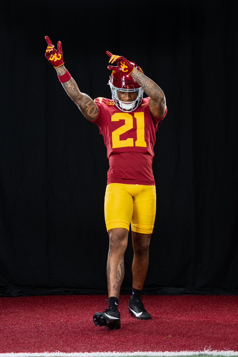ChasenJohnson_'s tweet image. Got a family to feed frl. 😤 #year2