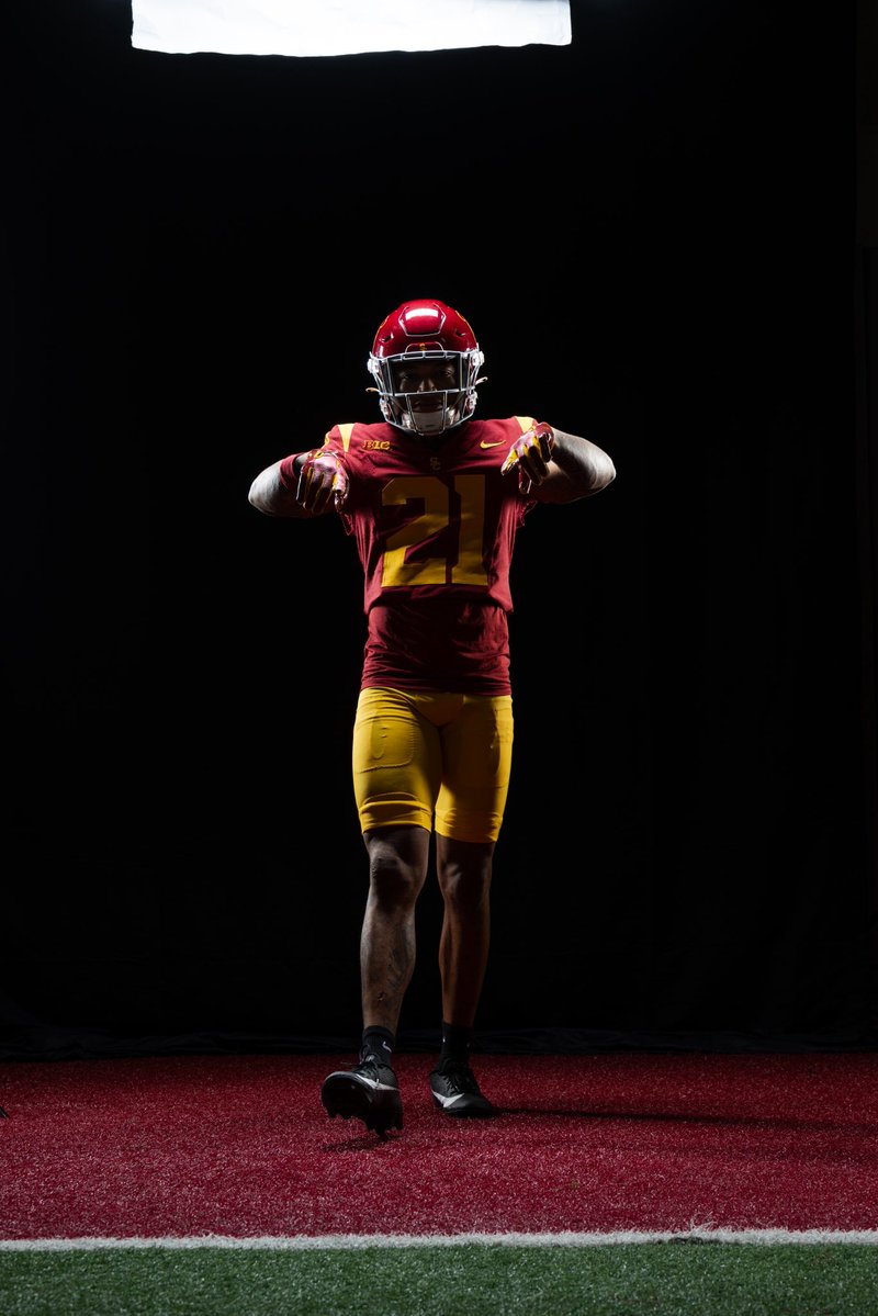 ChasenJohnson_'s tweet image. Got a family to feed frl. 😤 #year2