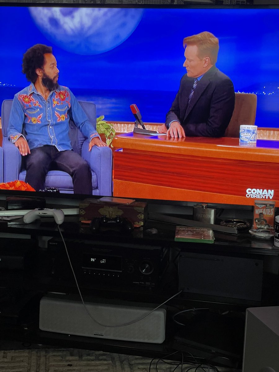 EFFEXWH0RE's tweet image. Watching Conan O&apos;Brien TV