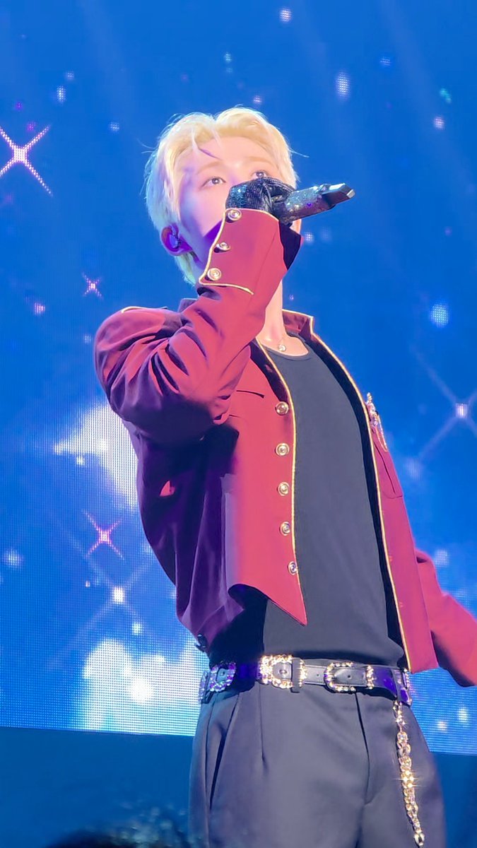 bibibin8's tweet image. 250727 비아이 B.I 콘서트 The Last Parade Tour in Seoul
#비아이 #김한빈
한빈아 이틀동안 넘 즐겁고 행복했어💓