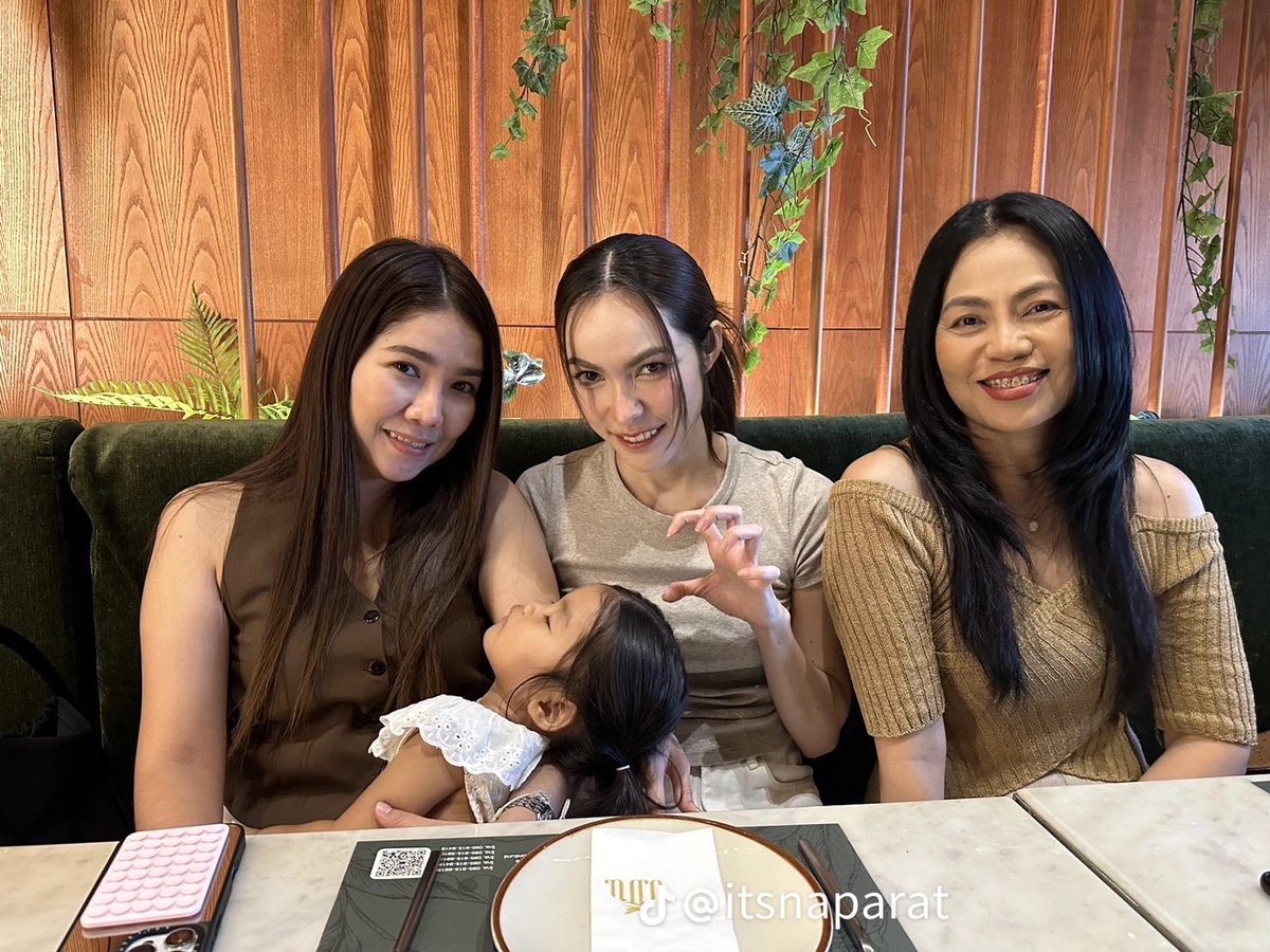 sommeikapii's tweet image. คุณอาดื้อกว่าหลานรึเปล่าน้อ ดูจากหน้าแล้ว