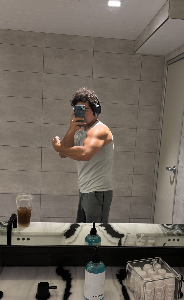 maxtoscano1's tweet image. Sunday workouts do not hit the same without games on after