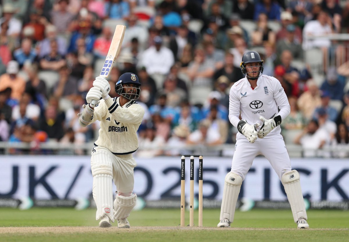 mayankcricket's tweet photo. Fantastic 100s 🫡👏🏽 @Sundarwashi5 &amp; @imjadeja https://t.co/IZEMYQyr8A