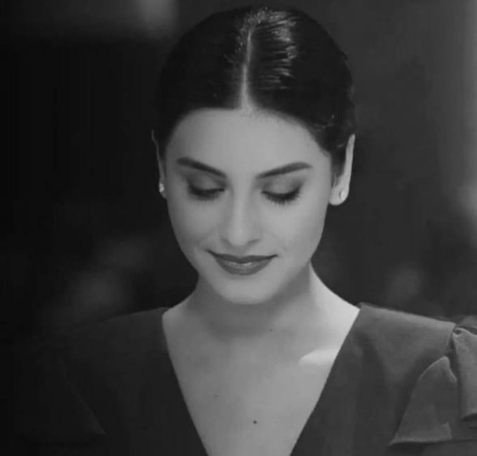 <a href="/i_lo0olo/">loolo</a> 🪷

الحِلمُ الأوَّلْ وَ التَآلِي   ....  🌷 

           نَعيشُ السَلآمُ بِلآ خُذلآنِي   ..  🌿

🪷