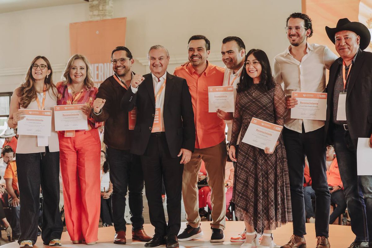 Jorge Álvarez Máynez (@alvarezmaynez) on Twitter photo Nos reunimos con autoridades municipales para reafirmar que nuestra prioridad es darle resultados a las personas y traducir sus causas en buenos gobiernos.
Encabezados por nuestro coordinador nacional de gobiernos naranjas 🍊, <a href="/HectorGarciaNL/">Héctor García García</a>, el encuentro se realizó en el Nos reunimos con autoridades municipales para reafirmar que nuestra prioridad es darle resultados a las personas y traducir sus causas en buenos gobiernos.
Encabezados por nuestro coordinador nacional de gobiernos naranjas 🍊, <a href="/HectorGarciaNL/">Héctor García García</a>, el encuentro se realizó en el