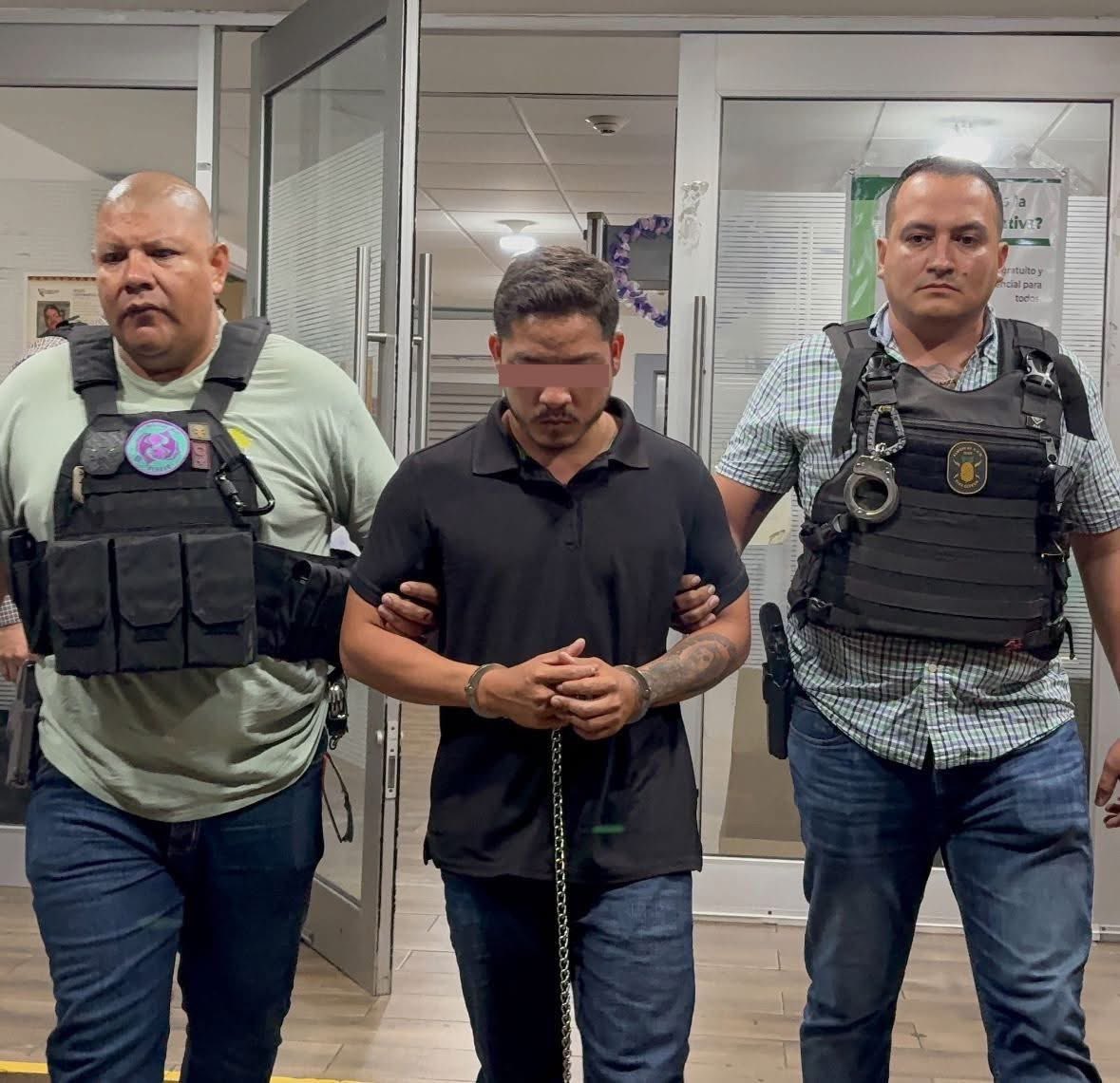 brujasdelmar's tweet image. El 11 de septiembre de 2017, Claudia Alondra fue victima de feminicidio. Luis Gustavo Narcia García, su ex pareja y responsable del crimen, acudió a su casa aquella noche con la excusa de entregarle unas pertenencias después de que Claudia Alondra terminó la relación por su…