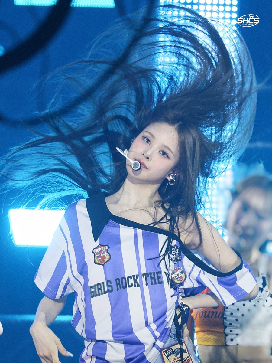 ruready4jeemin's tweet image. jeemin’s hair is becoming even more crazy