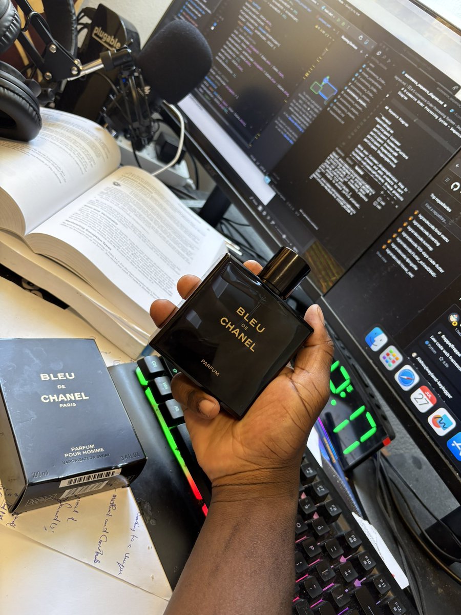 seunmolz's tweet image. CREED is good, but for me, this is the best perfume in the world BLEU DE CHANEL