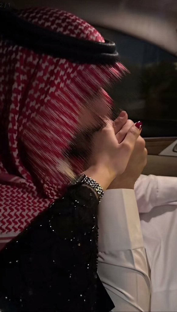 AFO5l's tweet image. رزقني ربي بك صدفه يا نعمه تجبر الخاطر
حلفت بالله ما بيعك يا اطهر قلب حبيته❤️