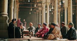 ALfalehaaa's tweet image. - مِن أساليب تعليم أبناء الخلفاء!
كان الكسائي رحمه الله يُؤدّب أبناء الرشيد ويُعلّمهم، وكان لا يَفتح عليهم إذا غلَطوا في القراءة عليه، وإنّما يُنَكِّس طَرْفَه، فإذا غَلَط أحدُهم نَظَرَ إليه، ورُبّما كان يَضرب الأرضَ بخَيزرانةٍ تكون في يده، فإنْ سُدِّد القارئُ للصّواب مَضى، وإلا…