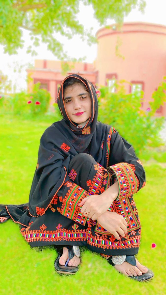 Beebargmengal's tweet image. A Baloch student Mahjabeen Baloch was abducted on May 29 at 3am from Civil Hospital Nursing Hostel. From past 50+ days her whereabouts remain unknown,I request from everyone to raise their voice for the safe release of her.
#ReleaseMahjabeenBaloch
@HamidMirPAK
@a_siab
