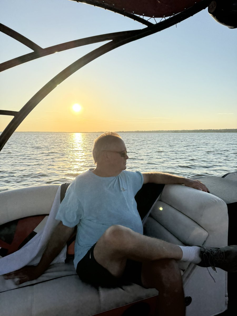 CoachGower's tweet image. Glad @givepullorpitch is retired — so the Gower family can enjoy more time on the lake, making memories and enjoying all his well-earned toys.