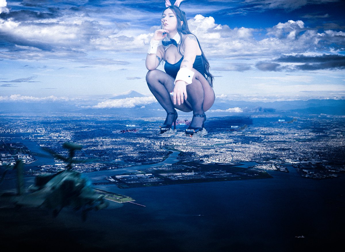 You got me shakin' and quakin'. My world is turning upside down.

#sizetwitter #giantess
