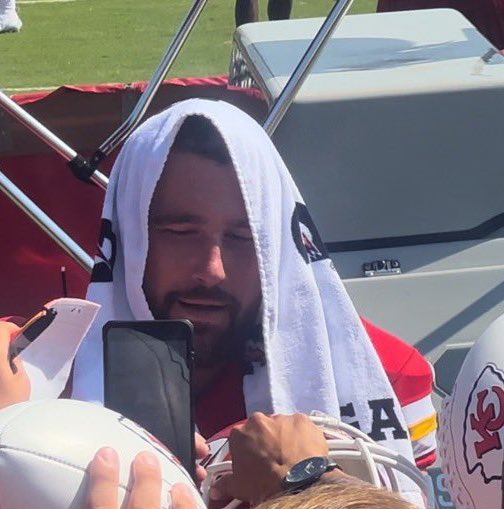 nodwmisensee's tweet image. que homem gostoso