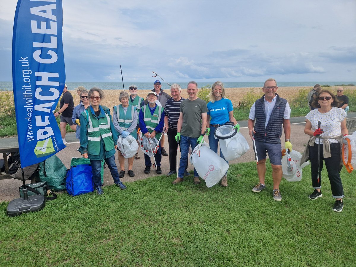 Thank you to our 18 volunteers on this afternoons carnival beach clean at deal castle beach ... about 5 large sacks collected.

Our next beach clean will be on Sunday 17th August at Sandown Castle Community Garden Deal Kent end of the beach at 10am

#PickDealClean #beachclean
