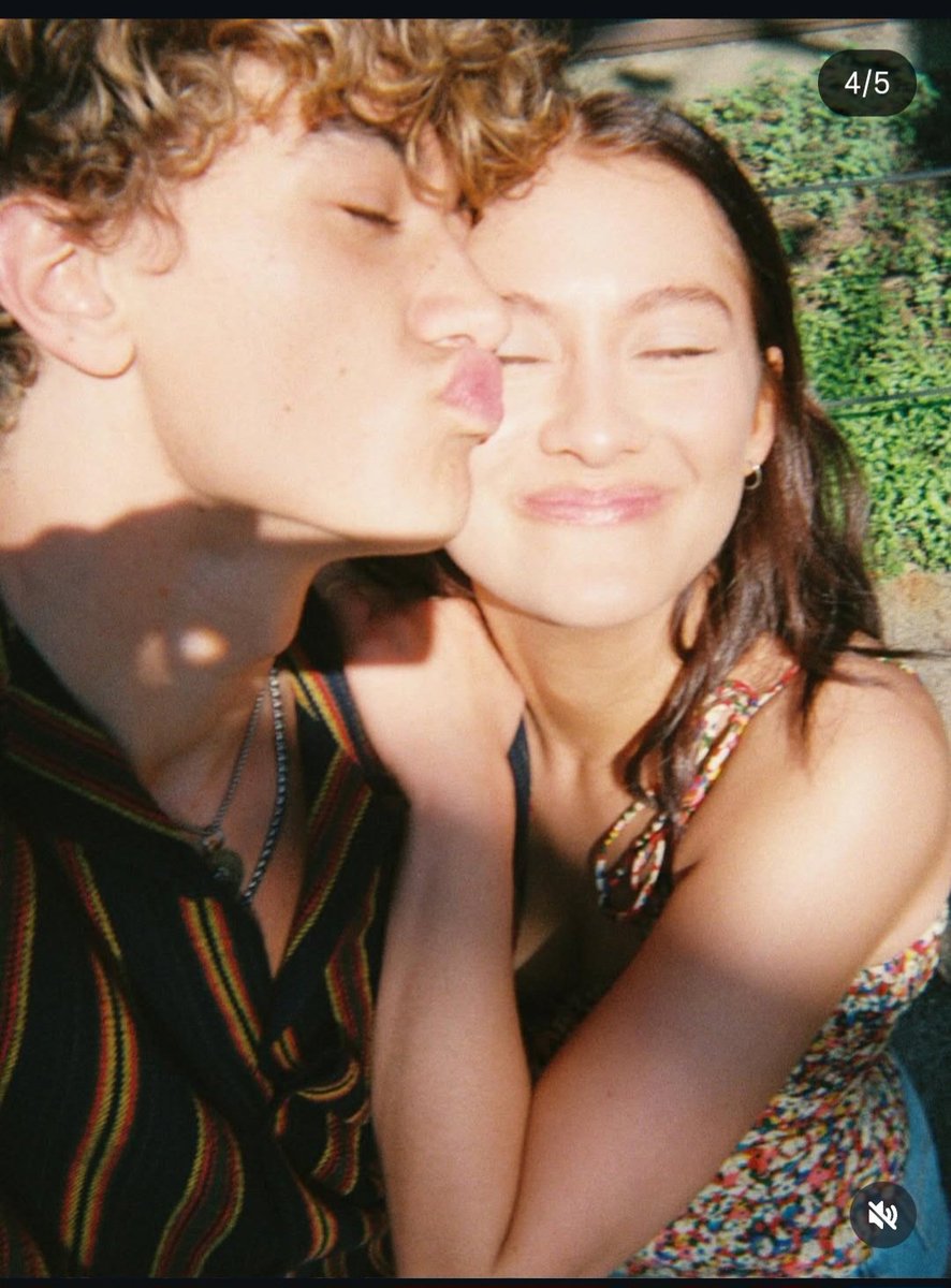 CMilaydes26218's tweet image. Between chaos and love, I choose BellyJere. Because what they have is rare, it's definitely destiny. And when the heart understands, the head follows suit. There's no argument that can erase that. I'm theirs—period. 💙🔥 #BELLYJERE